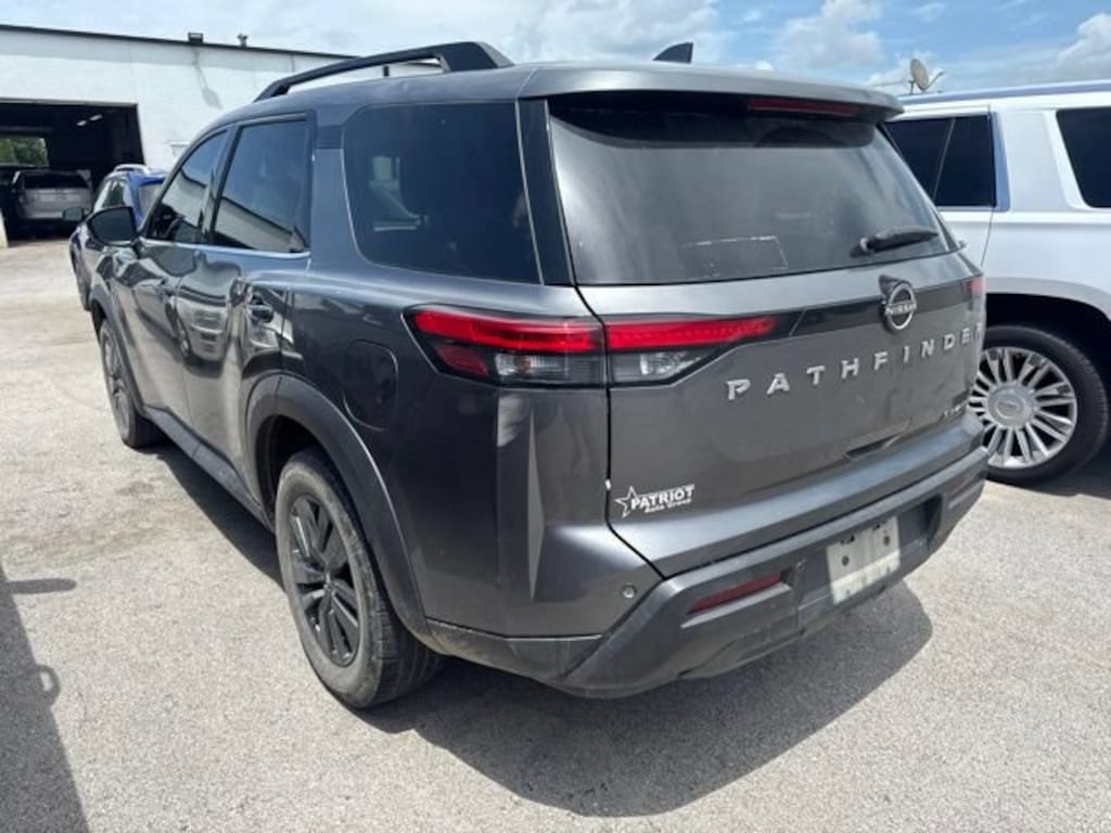 Used 2022 Nissan Pathfinder SV