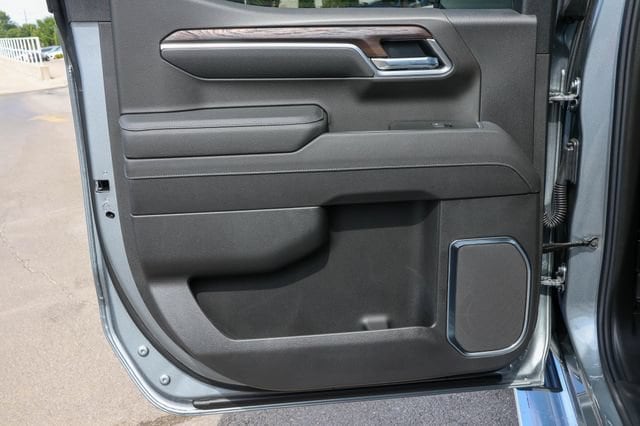 2026 GMC Sierra 1500 SLT - Photo 15