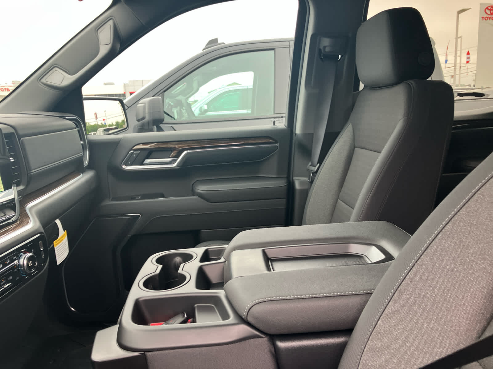 2026 GMC Sierra 1500 SLE - Photo 11