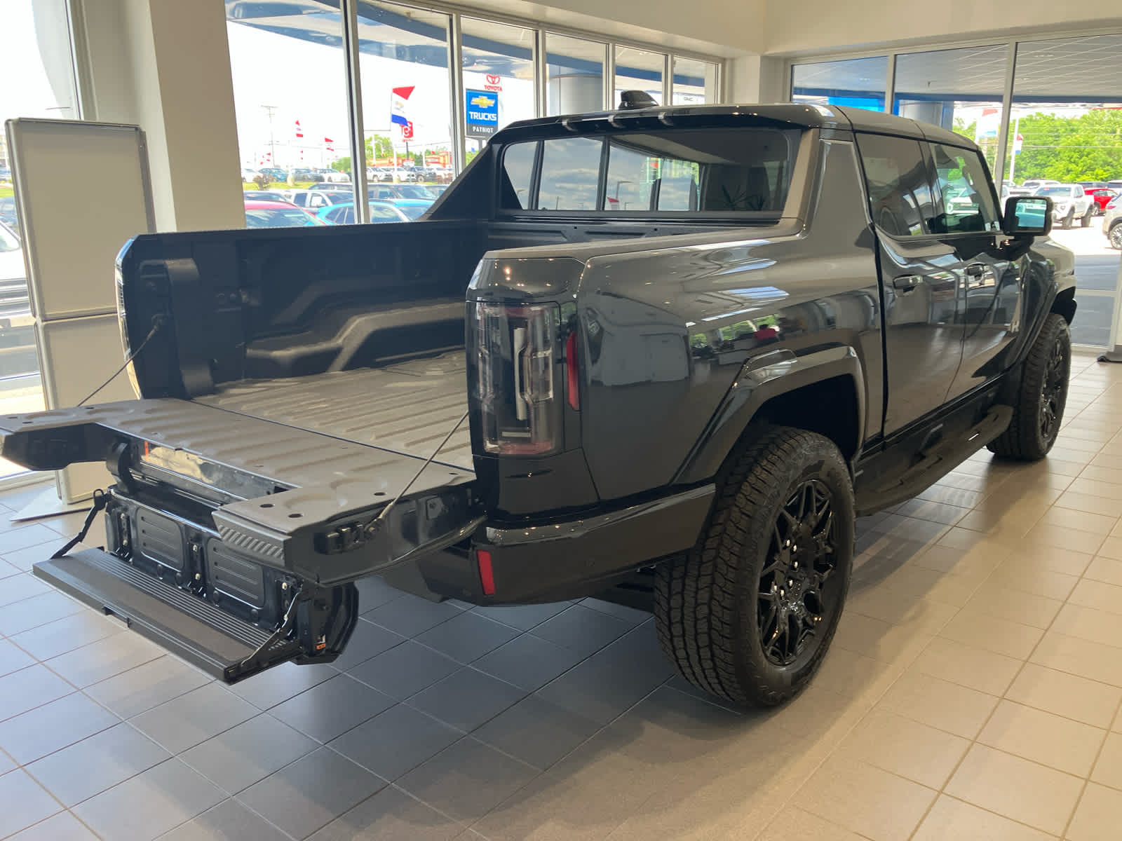 2026 GMC HUMMER EV 2X - Photo 5