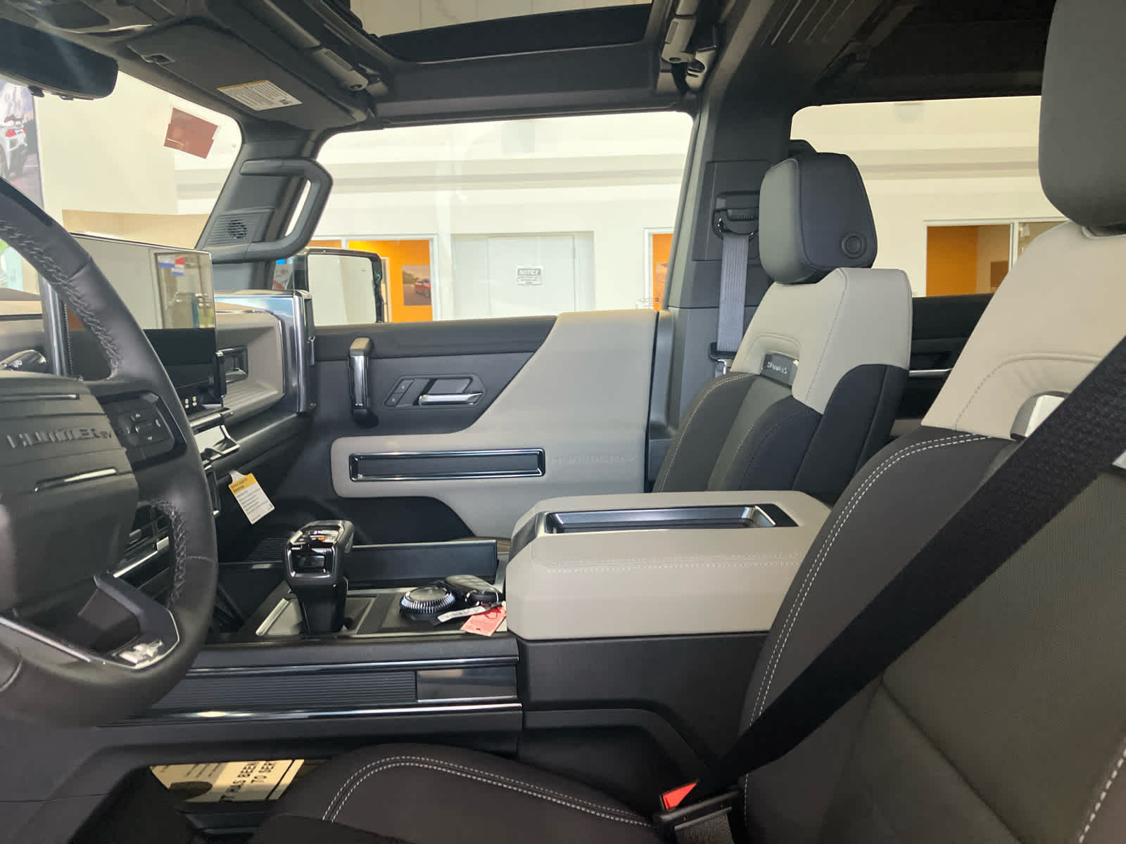2026 GMC HUMMER EV 2X - Photo 9