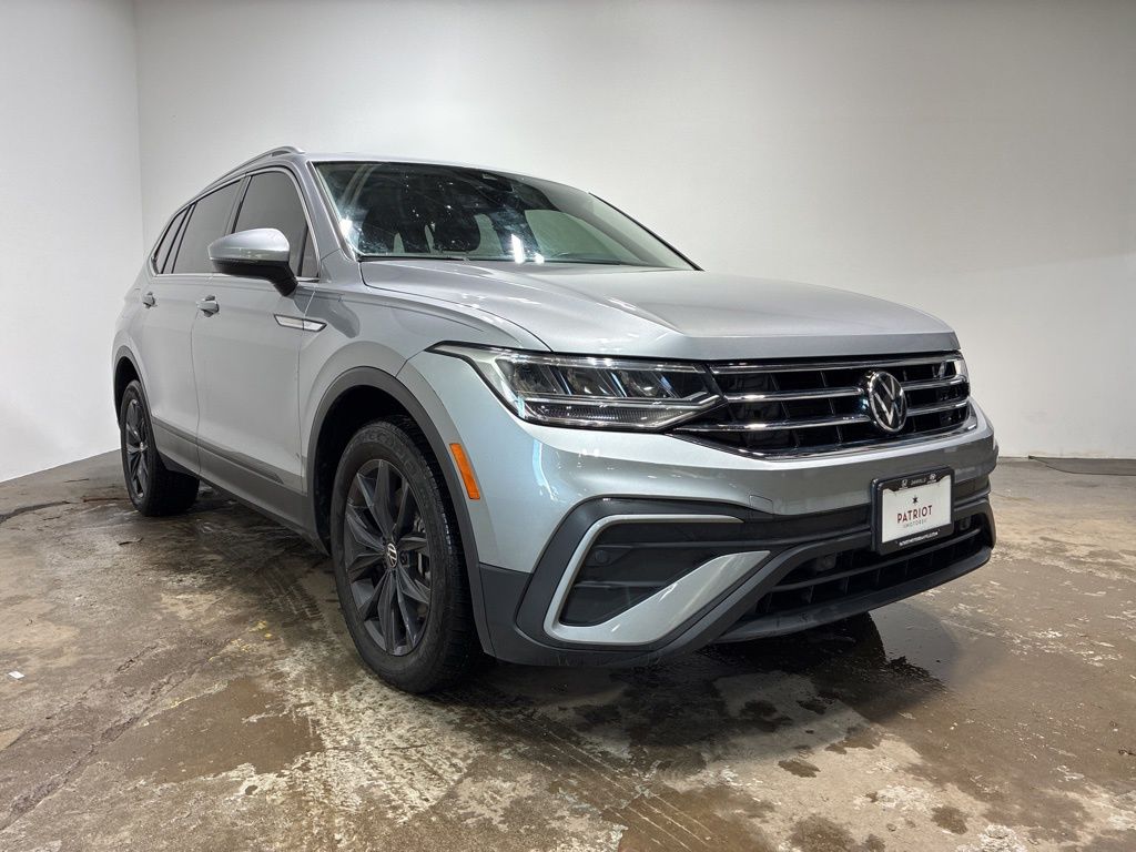 2022 Volkswagen Tiguan SE's photo