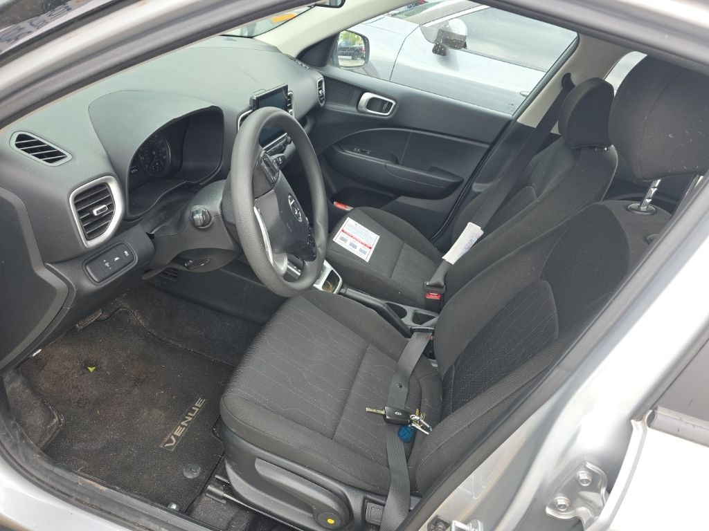 Used 2022 Hyundai Venue SE SUV