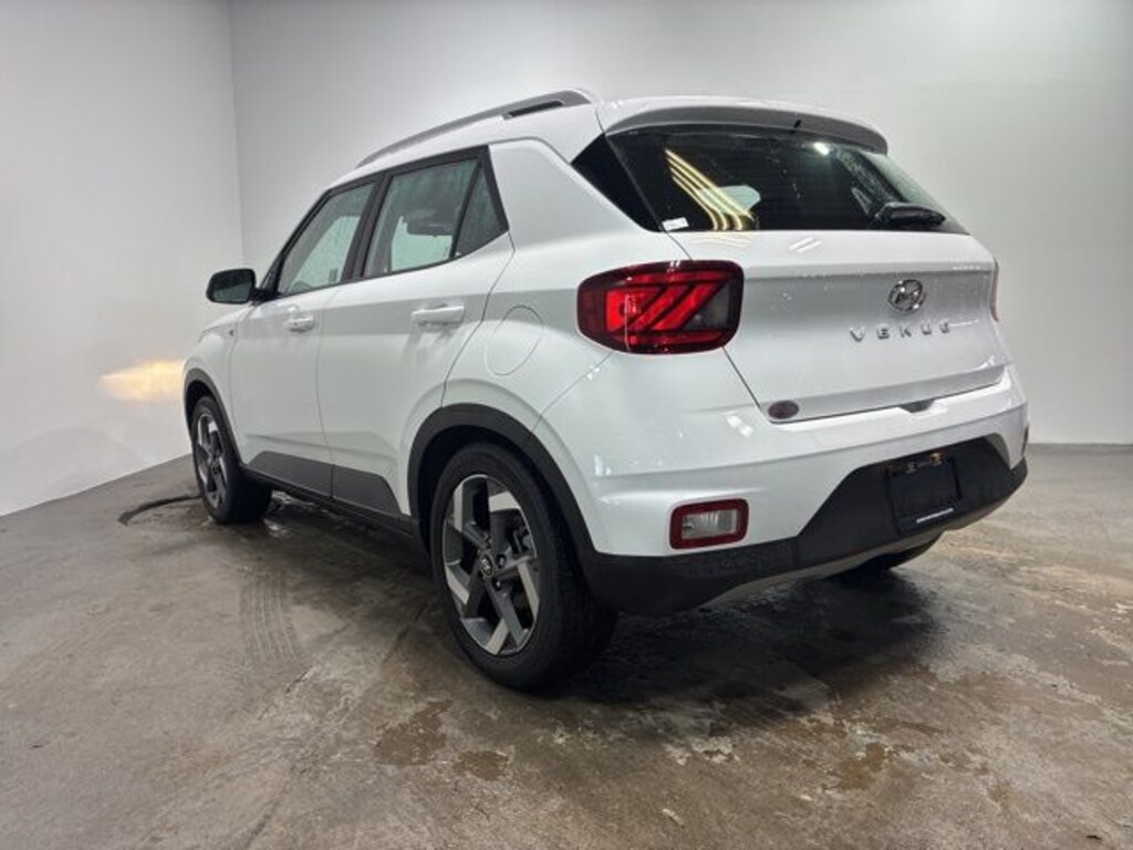 Used 2025 Hyundai Venue SEL SUV
