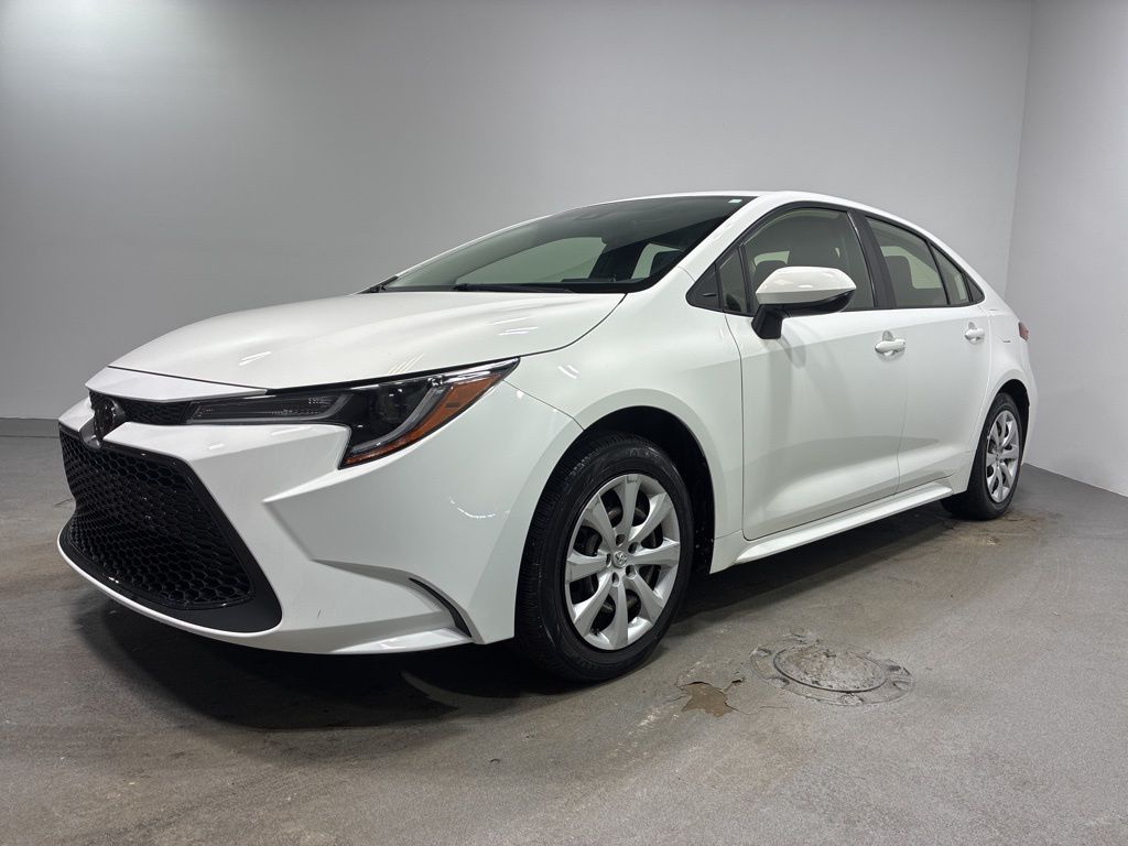2021 Toyota Corolla LE photo 2