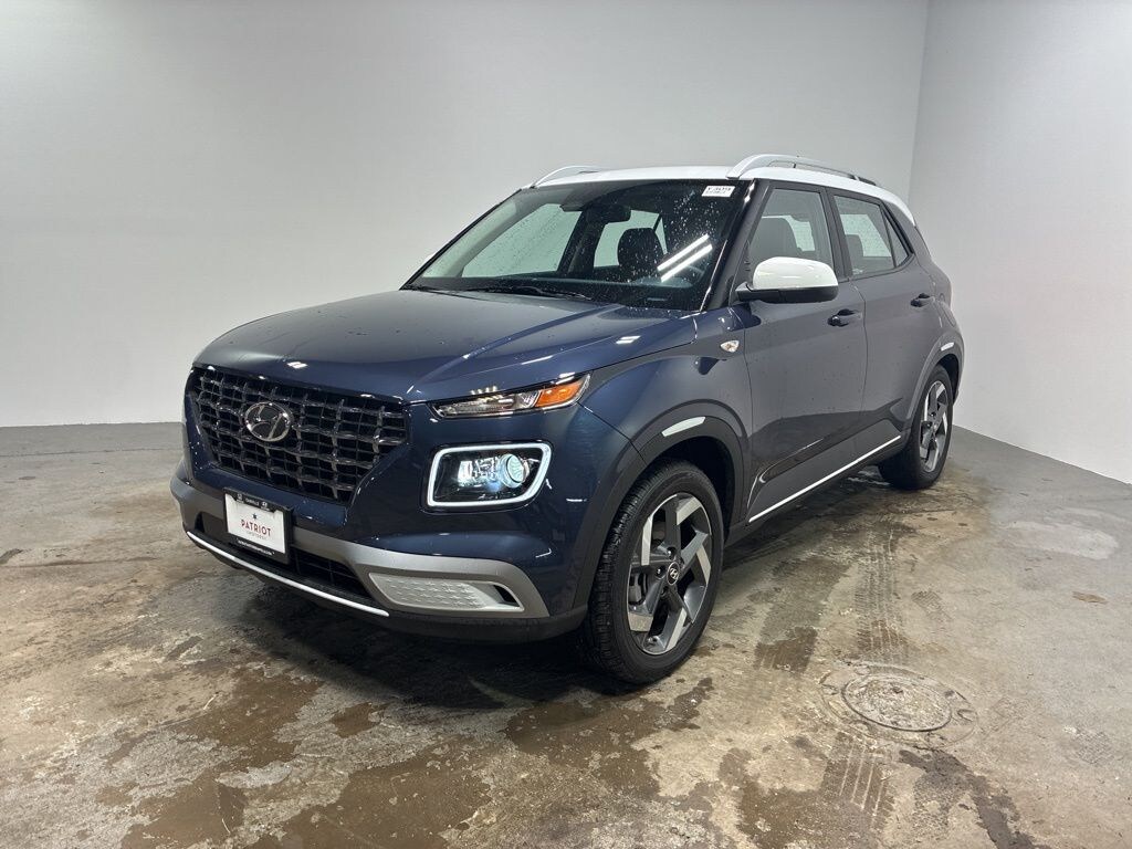 Used 2025 Hyundai Venue Limited SUV