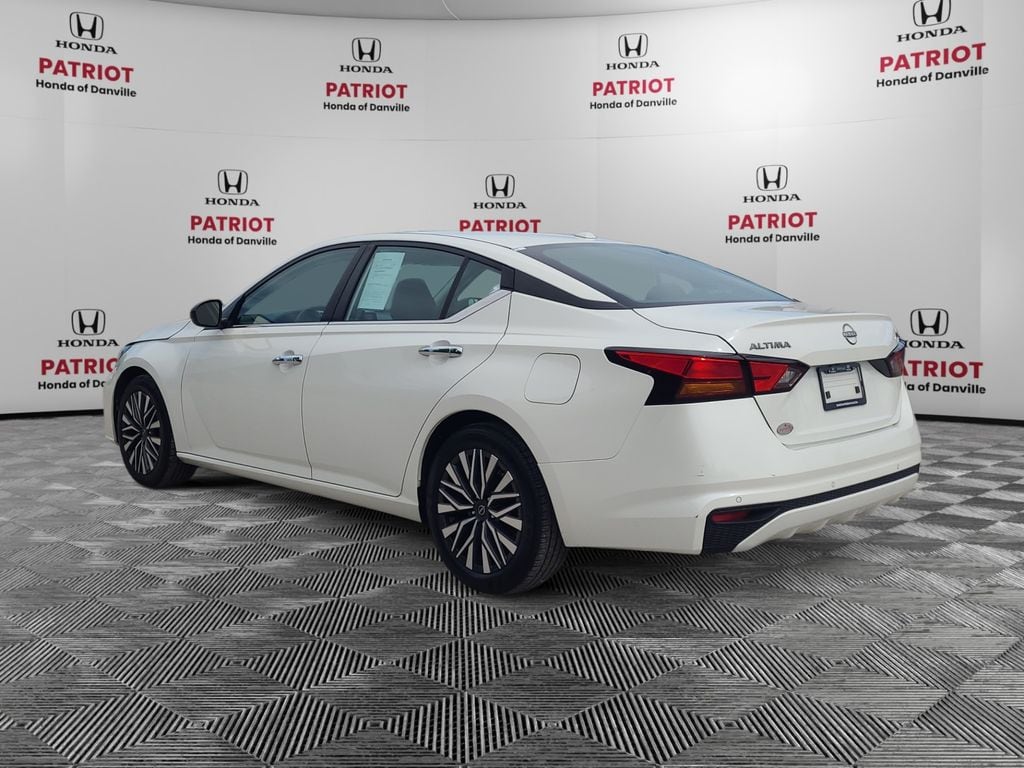 Used 2024 Nissan Altima 2.5 SV Sedan