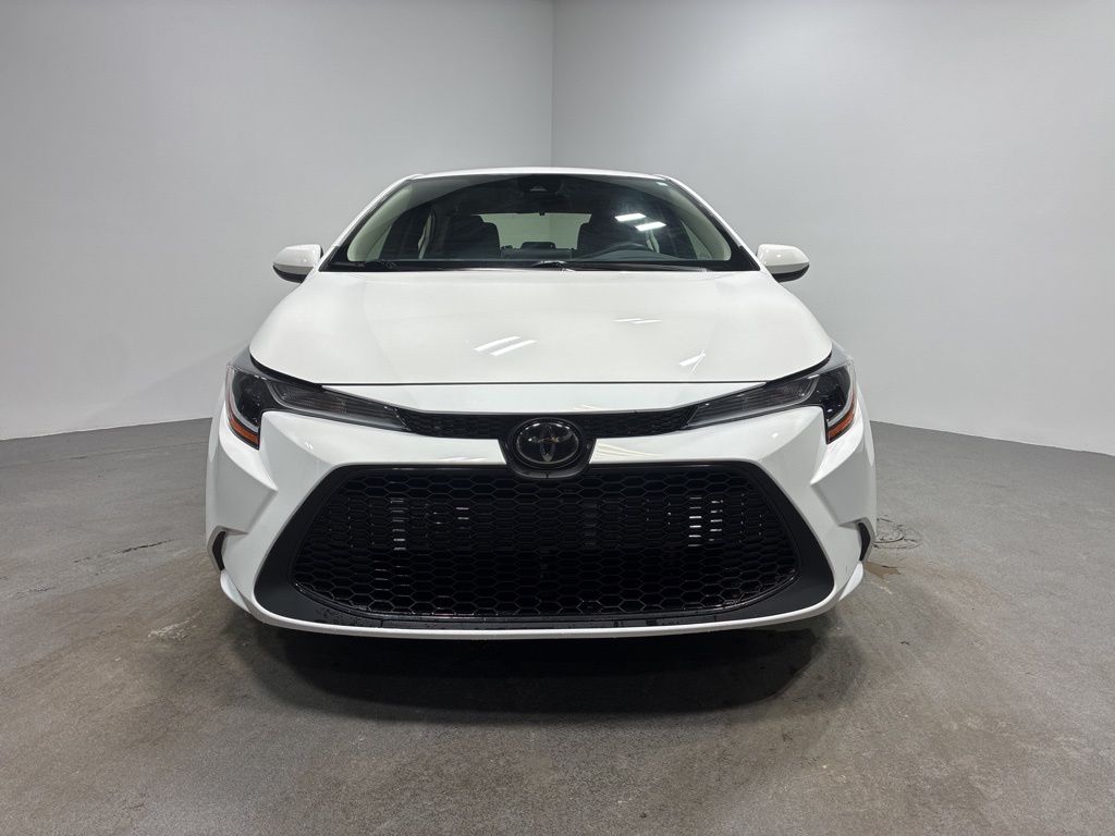 2021 Toyota Corolla LE photo 3