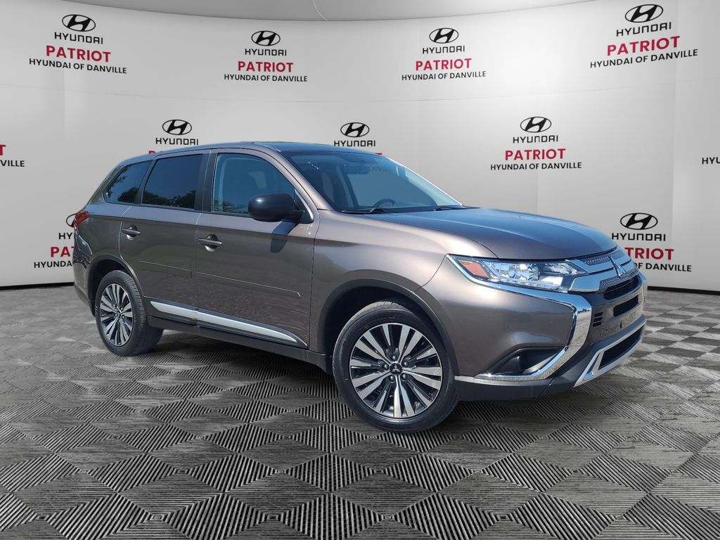 2020 Mitsubishi Outlander ES S-AWC's photo
