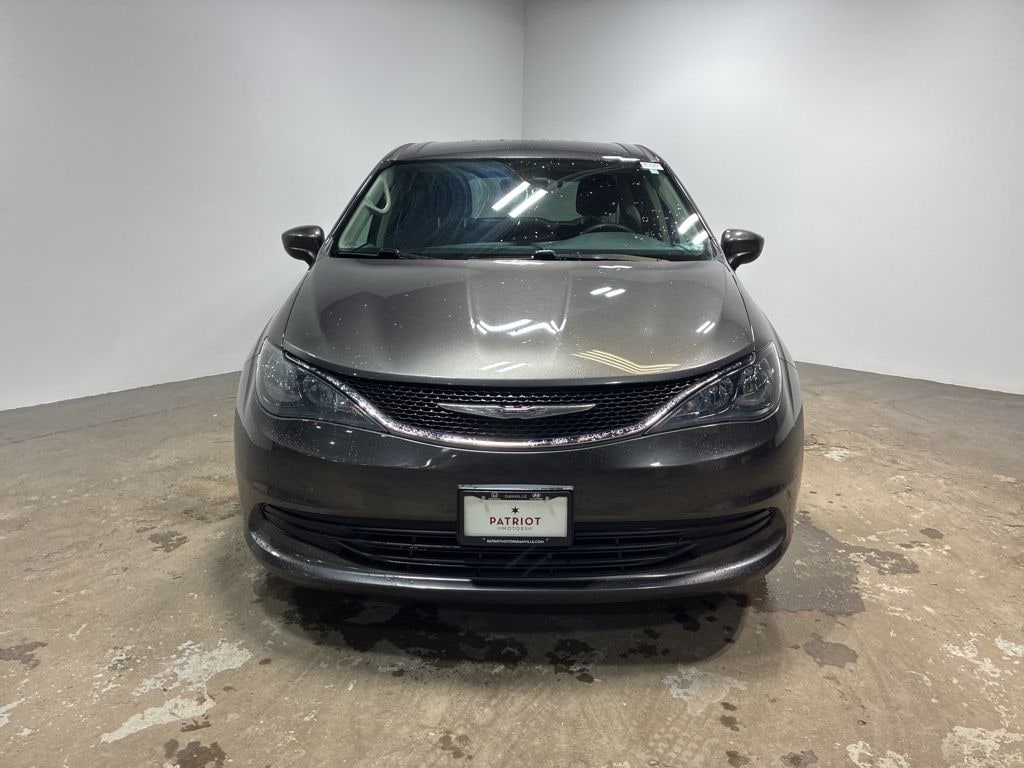 Used 2017 Chrysler Pacifica LX Minivan/Van