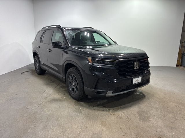 2025 Honda Pilot TrailSport's photo
