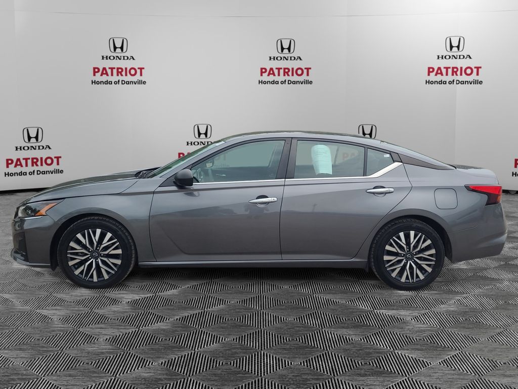 Used 2024 Nissan Altima SV with VIN 1N4BL4DV8RN332190 for sale in Danville, IL
