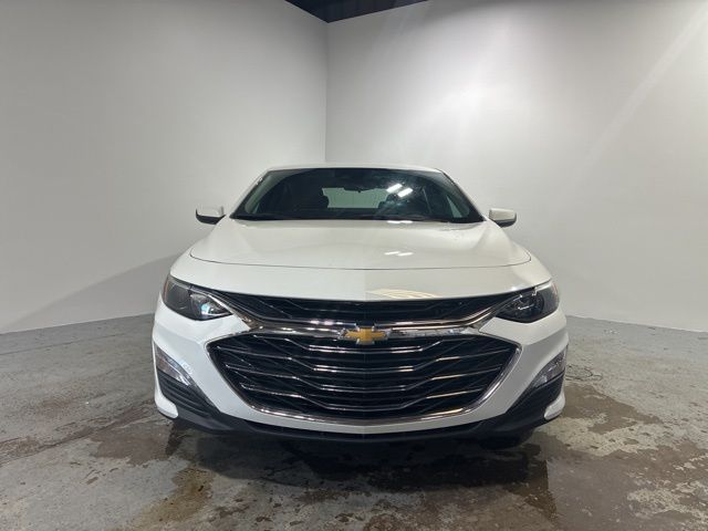 2024 Chevrolet Malibu 1LT photo 3