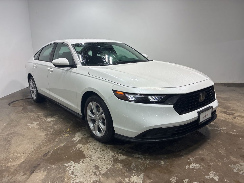 2025 Honda Accord LX's photo