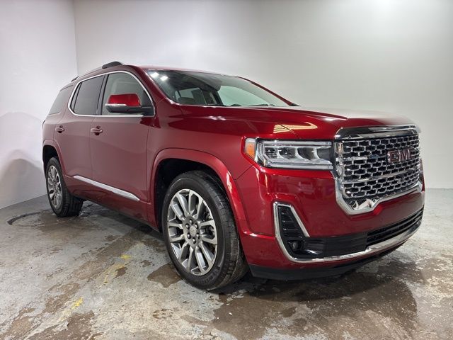 2023 GMC Acadia Denali's photo