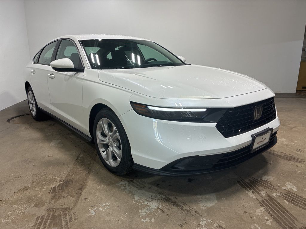 2025 Honda Accord LX's photo