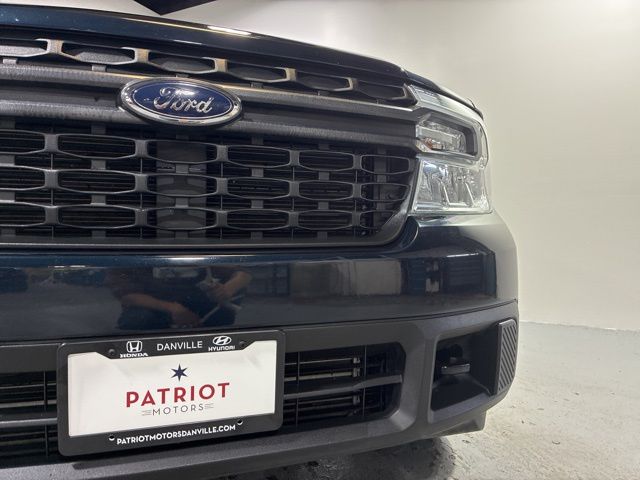 2022 Ford Maverick XLT photo 2