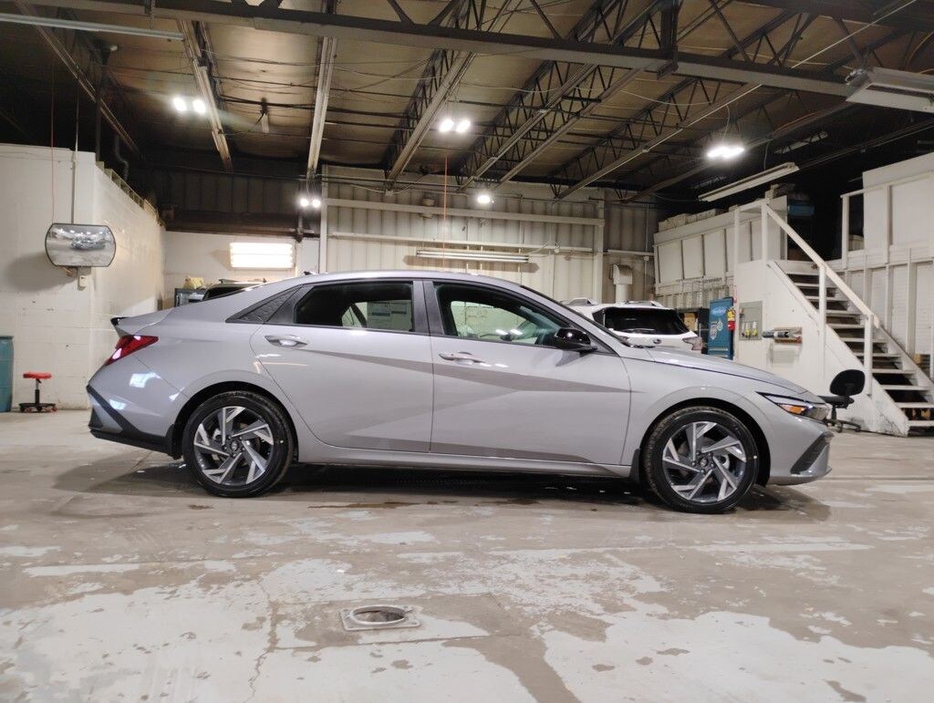 Used 2025 Hyundai Elantra SEL Sport Sedan