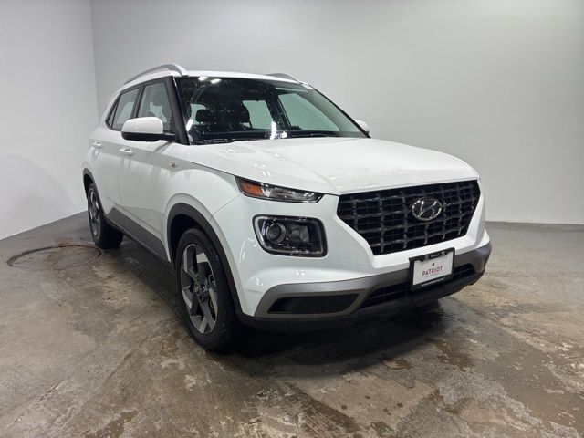 2025 Hyundai Venue SEL's photo