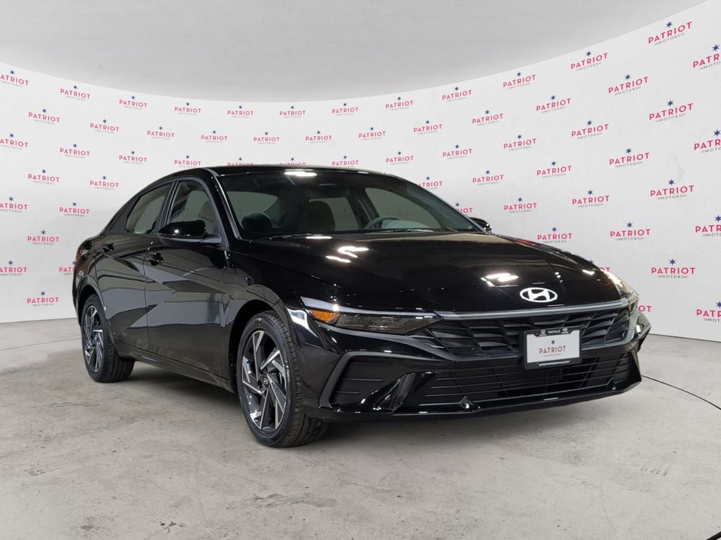 2025 Hyundai Elantra SEL's photo