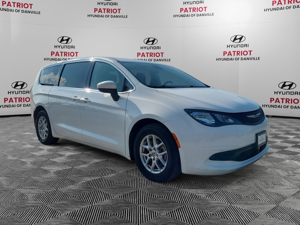 2023 Chrysler Voyager