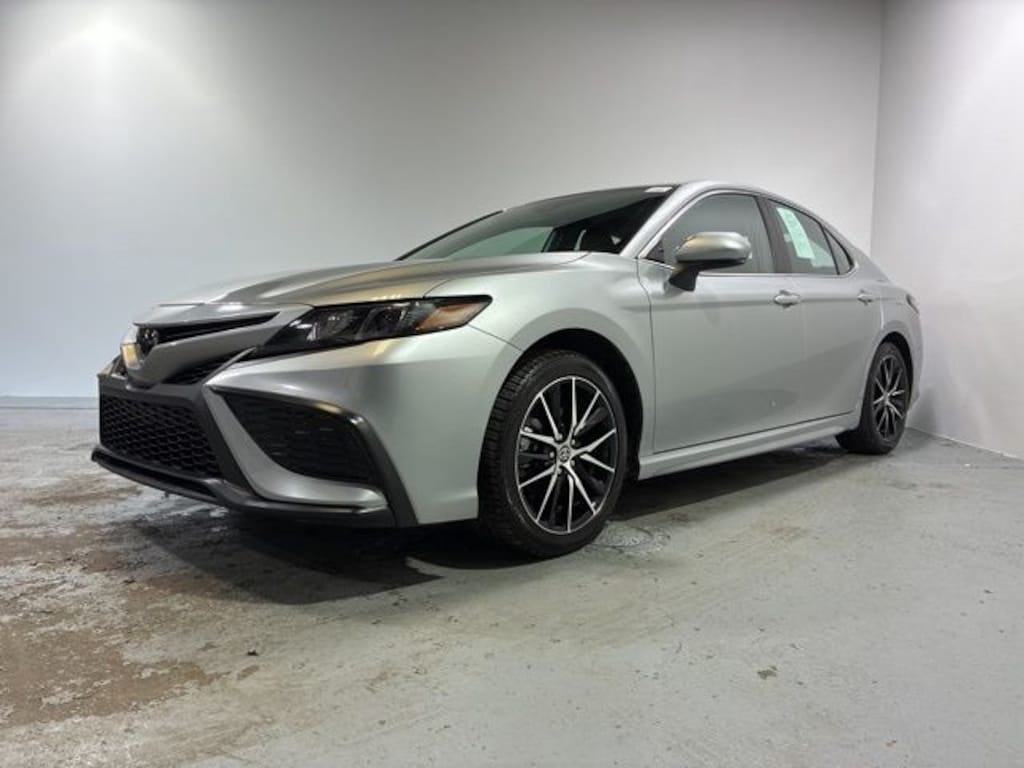 Used 2024 Toyota Camry SE Sedan