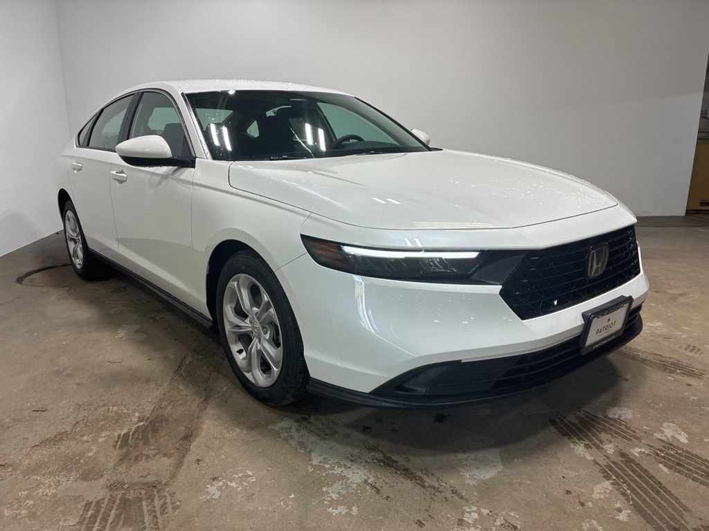 2025 Honda Accord LX's photo