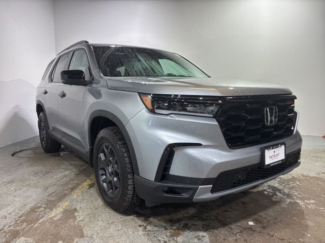 2025 Honda Pilot TrailSport's photo