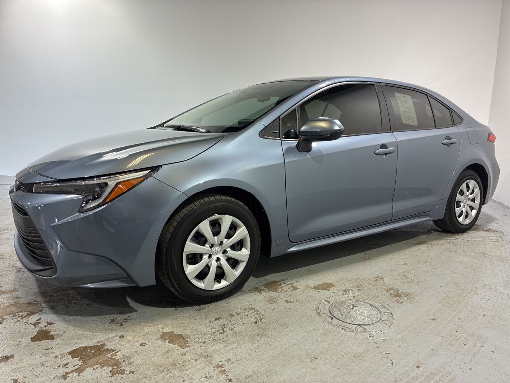 2024 Toyota Corolla Hybrid LE photo 3