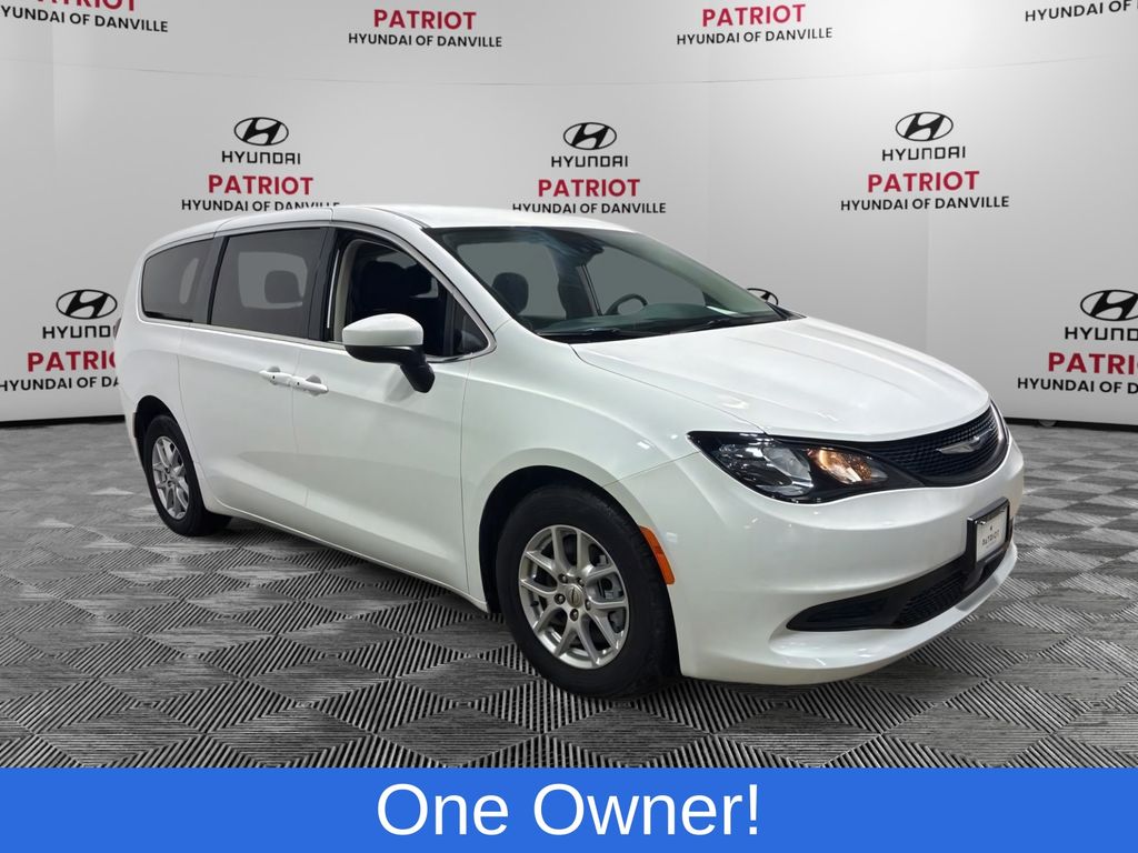 2023 Chrysler Voyager LX