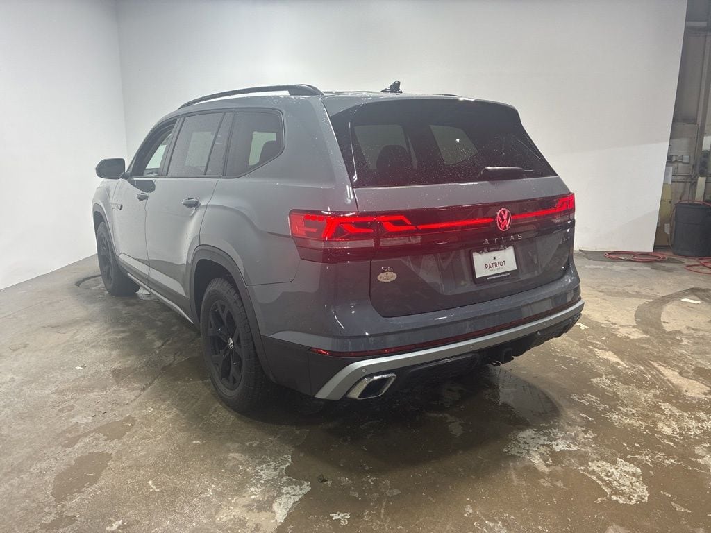2025 Volkswagen Atlas Atlas Peak Edition's photo