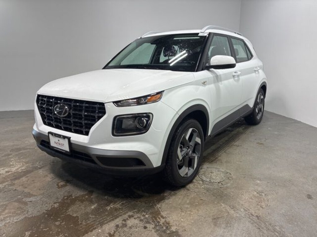 Used 2025 Hyundai Venue SEL SUV