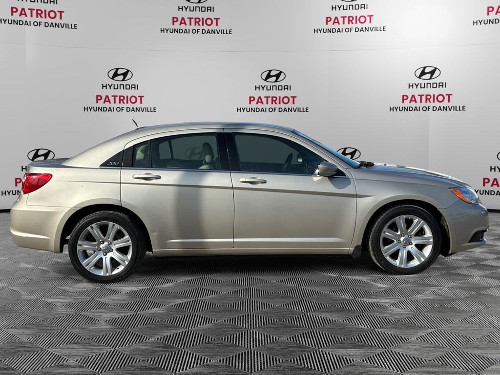 Used 2013 Chrysler 200 LX with VIN 1C3CCBAB7DN670013 for sale in Danville, IL