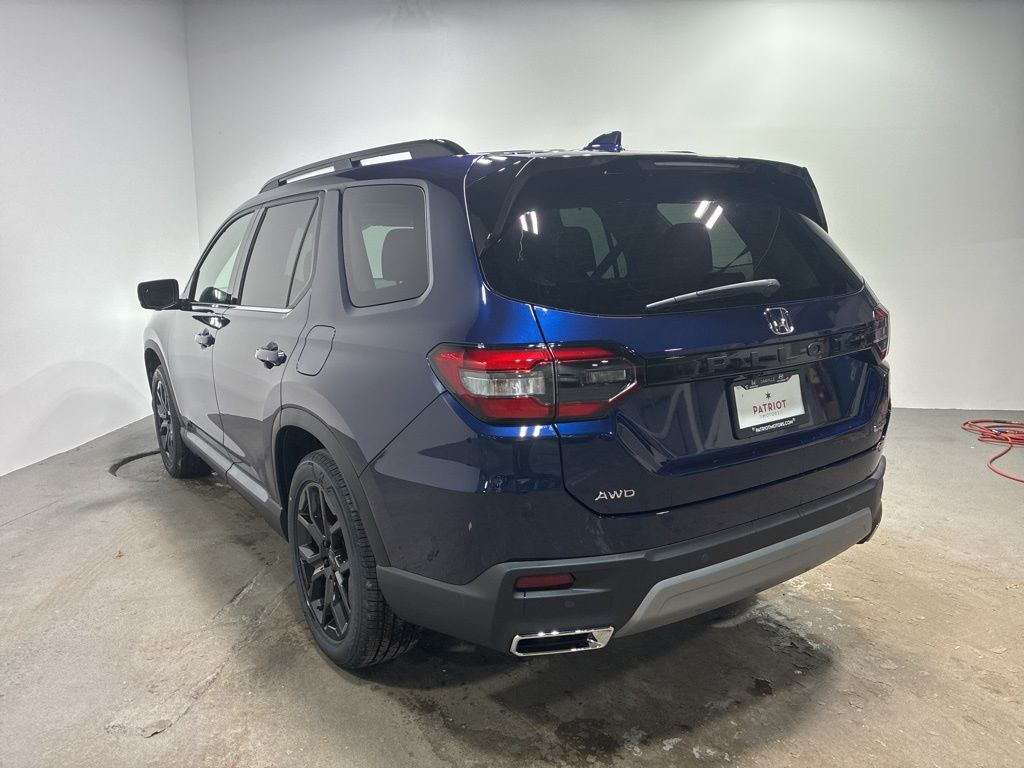 2025 Honda Pilot Touring photo 2