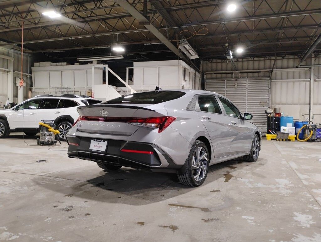 Used 2025 Hyundai Elantra SEL Sport Sedan