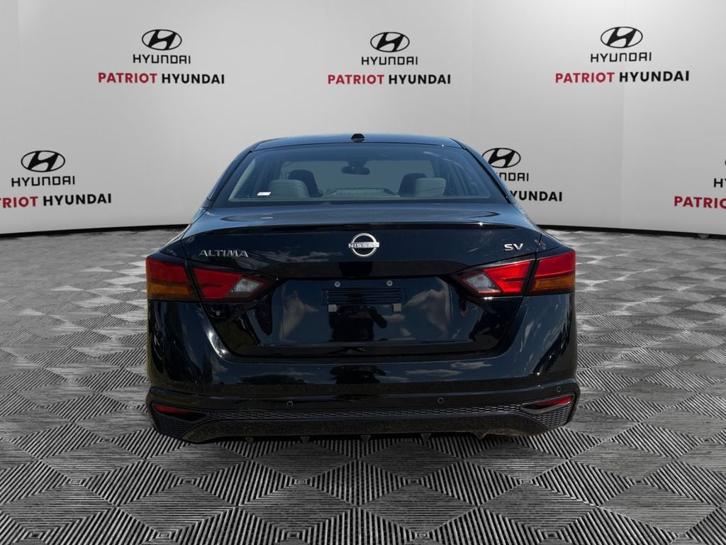 Used 2024 Nissan Altima 2.5 SV Sedan