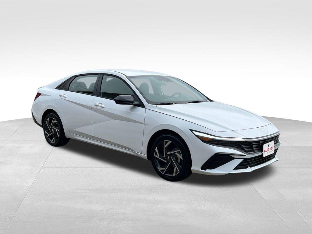 New 2025 Hyundai Elantra Hybrid SEL Sport Sedan