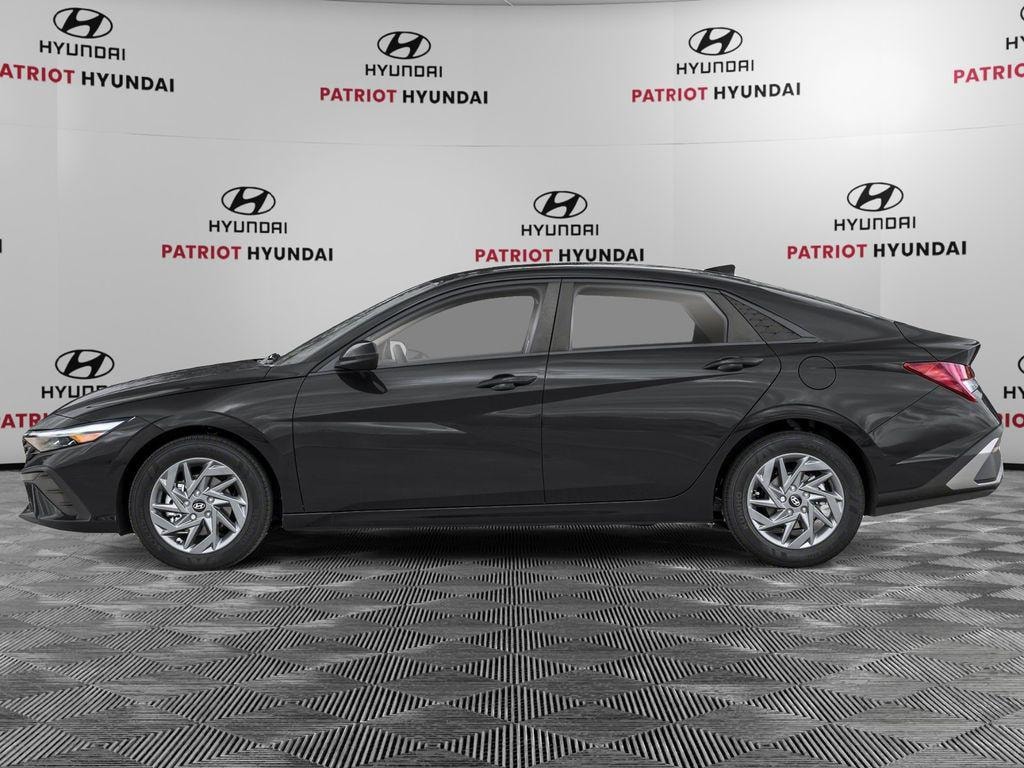 New 2026 Hyundai Elantra SEL Sport Sedan