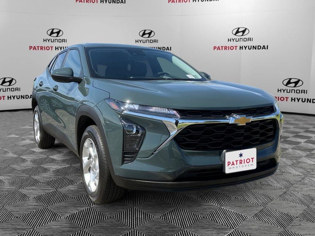 2025 Chevrolet Trax LS