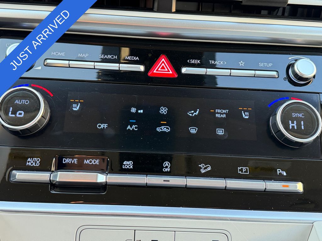 2025 Hyundai Santa Fe SEL - Photo 16
