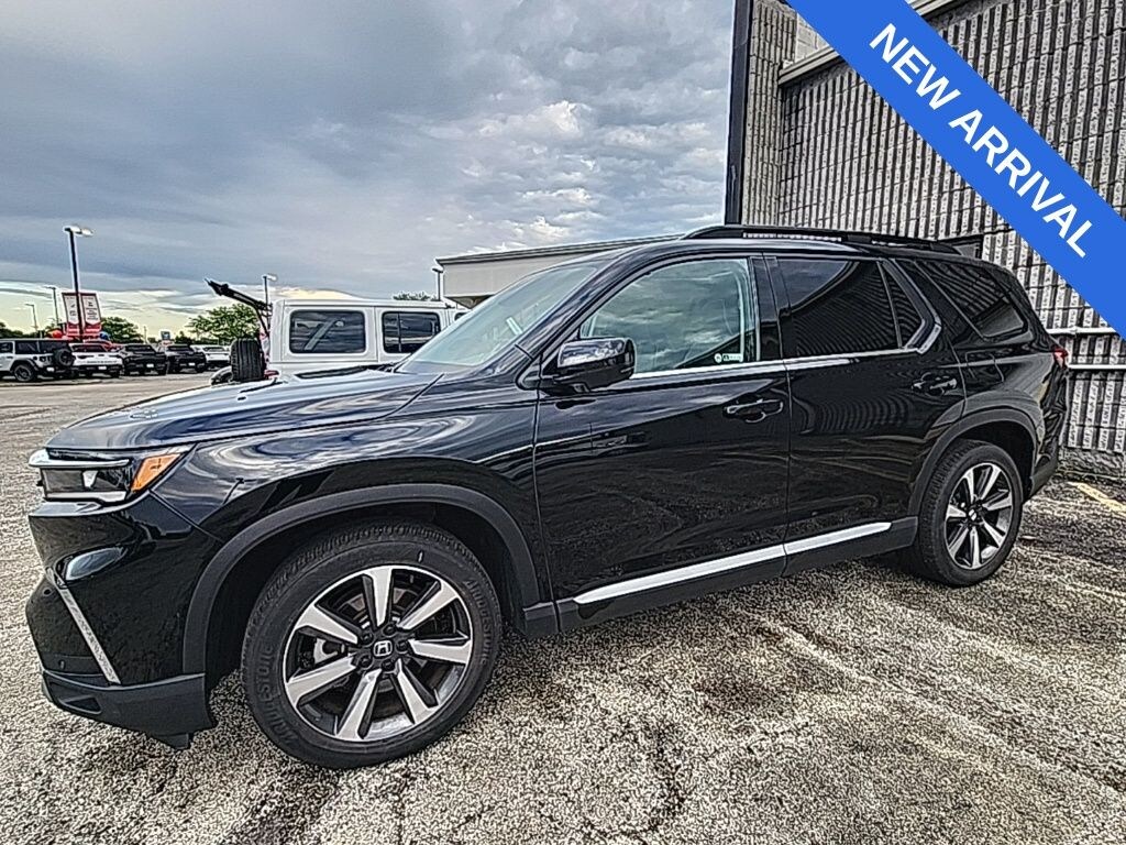 Used 2025 Honda Pilot Elite SUV