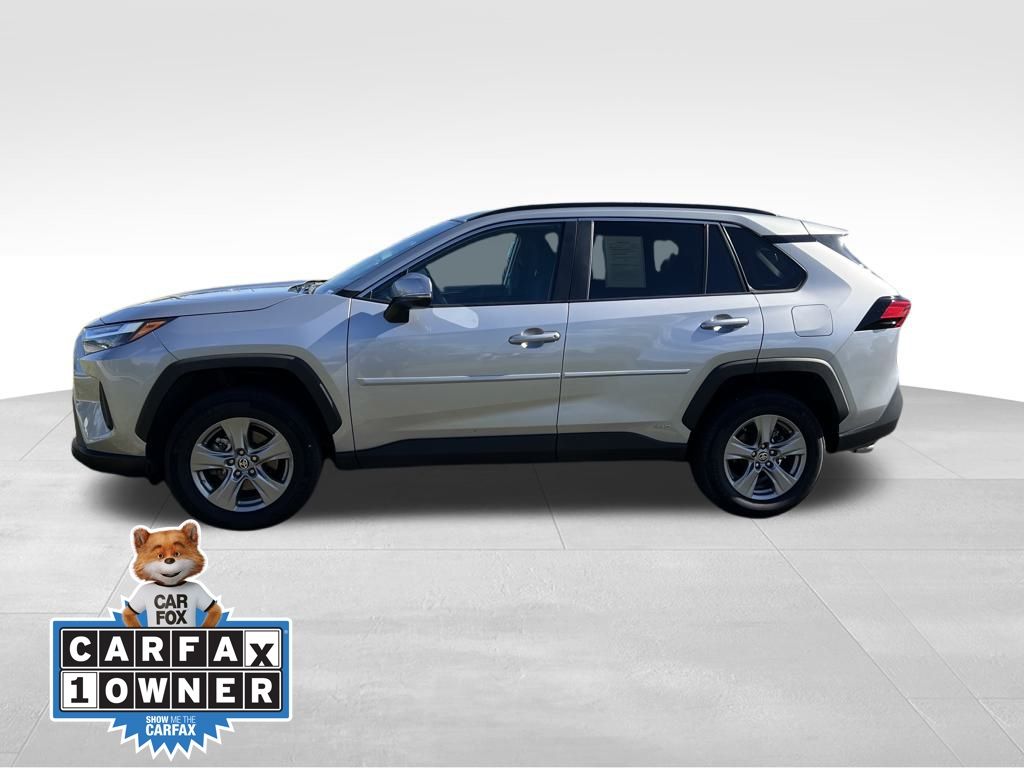 2024 Toyota RAV4 Hybrid LE photo 2