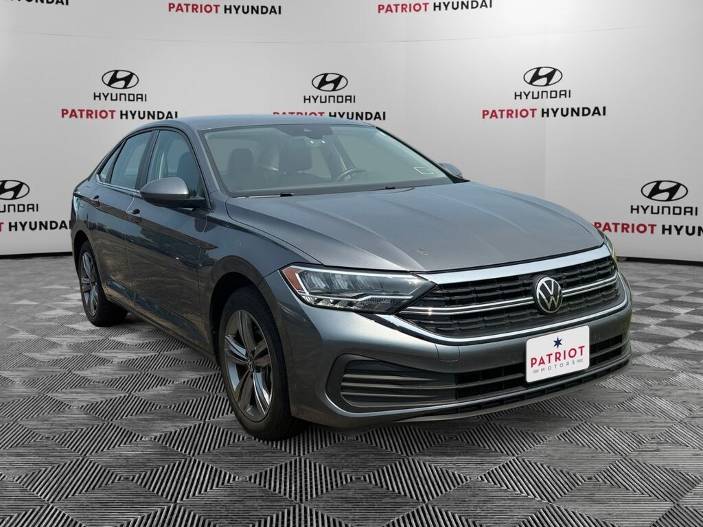 Used 2024 Volkswagen Jetta 1.5T SE Sedan