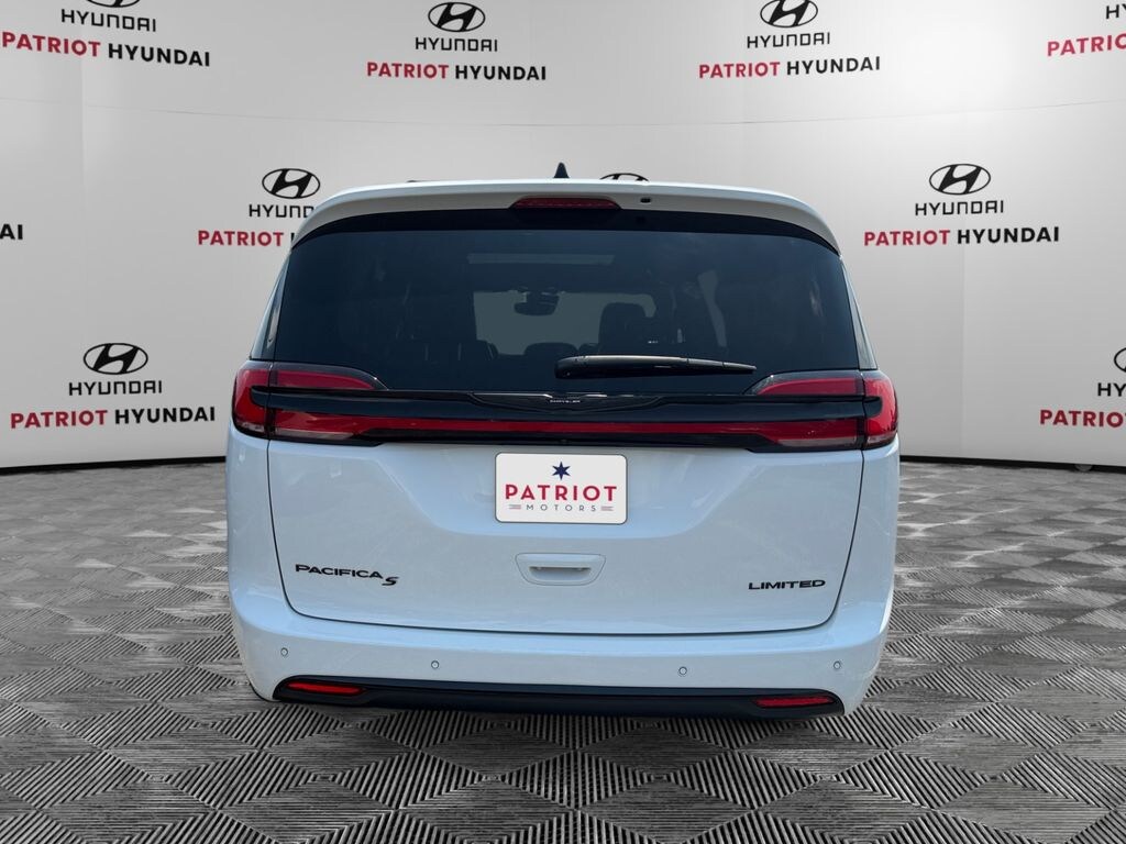 Used 2025 Chrysler Pacifica Limited Van Passenger Van