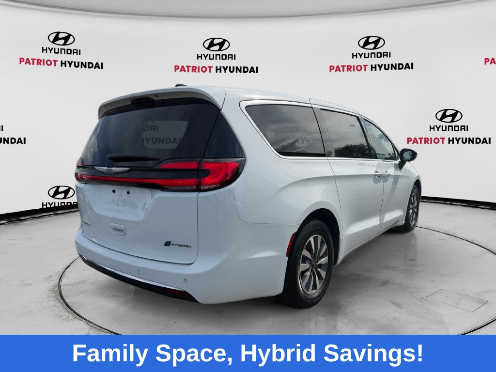 Used 2024 Chrysler Pacifica Plug-In Hybrid Select Van Passenger Van