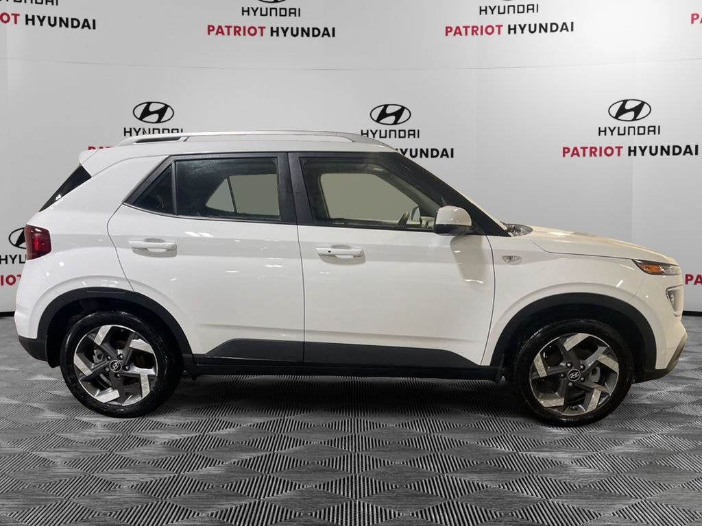 New 2025 Hyundai Venue SEL SUV