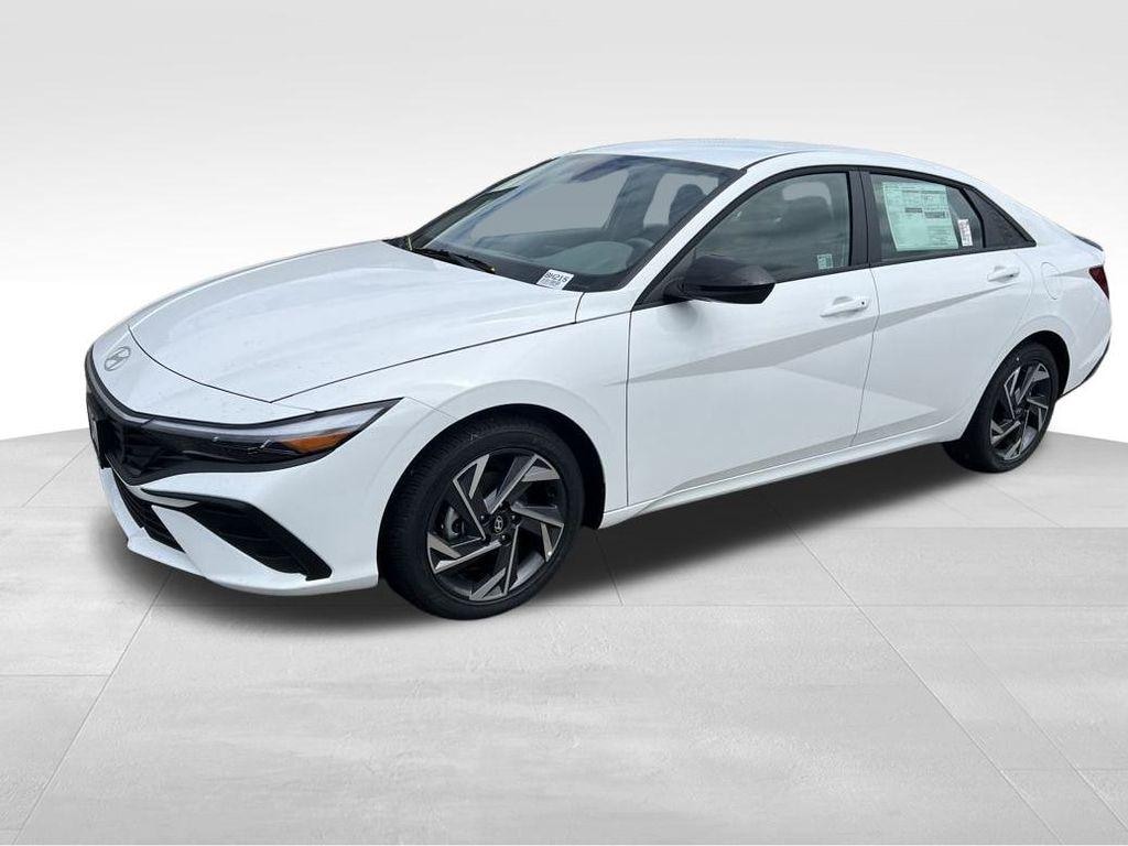New 2025 Hyundai Elantra SEL Sport Sedan
