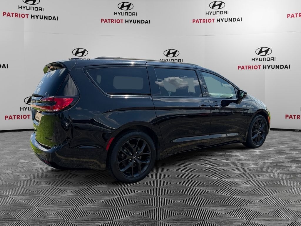 Used 2025 Chrysler Pacifica Limited Van Passenger Van