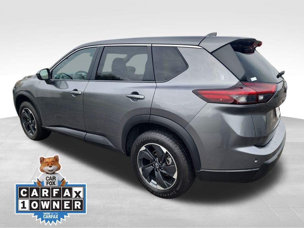 2024 Nissan Rogue SV photo 3
