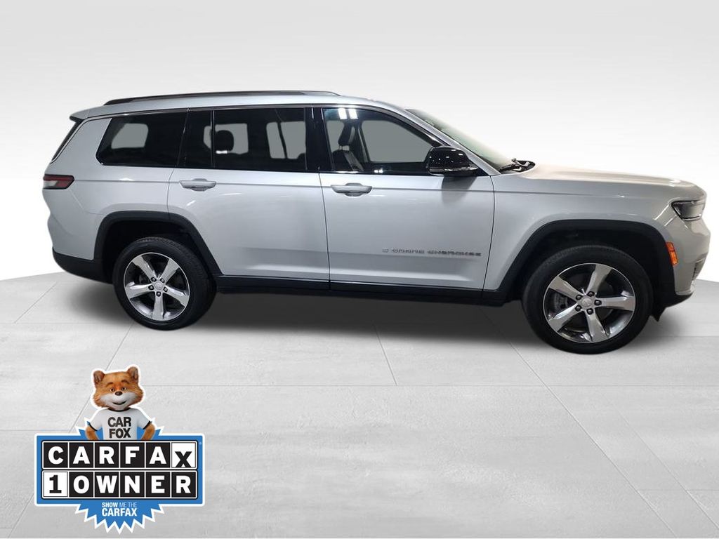 2022 Jeep Grand Cherokee Limited photo 2